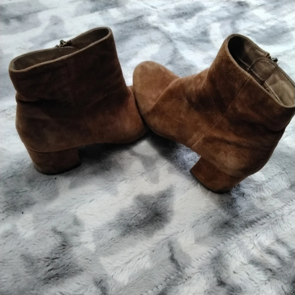 Halogen Women's Rust Suede Ankle Boot  Size 7